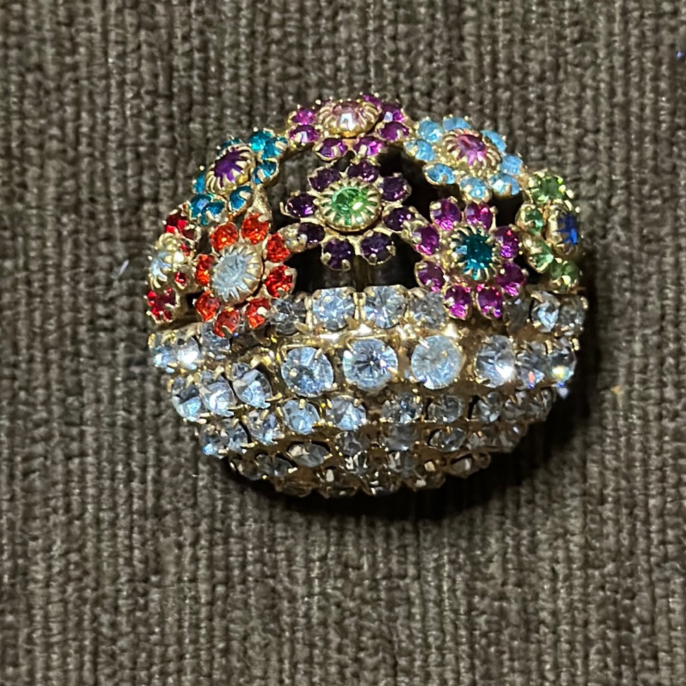 Dorothy Bauer Signed Flower Basket Brooch